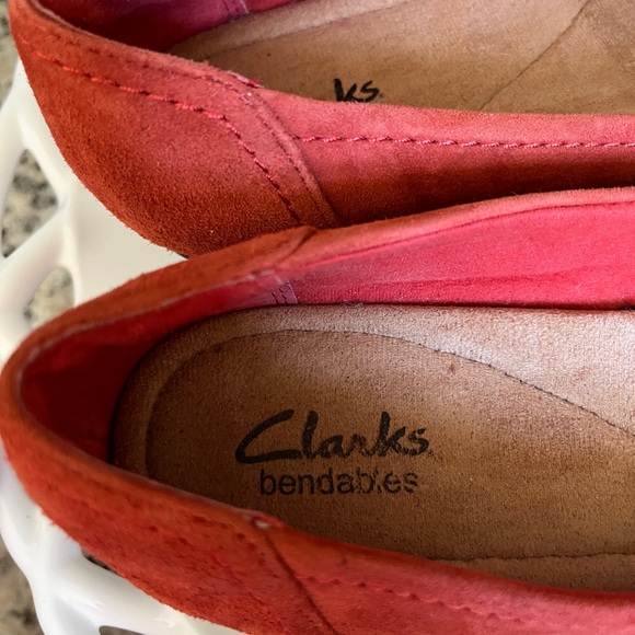 Clarks Bendables Deep Orange Rust Suede Leather Flats EUC - Picture 10 of 16